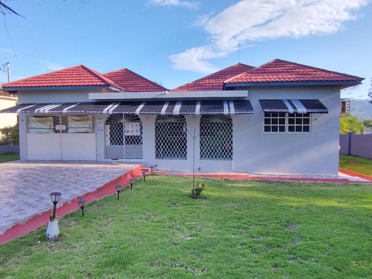 Ultimate Freedom Bed And Breakfast Santa Cruz ภายนอก รูปภาพ