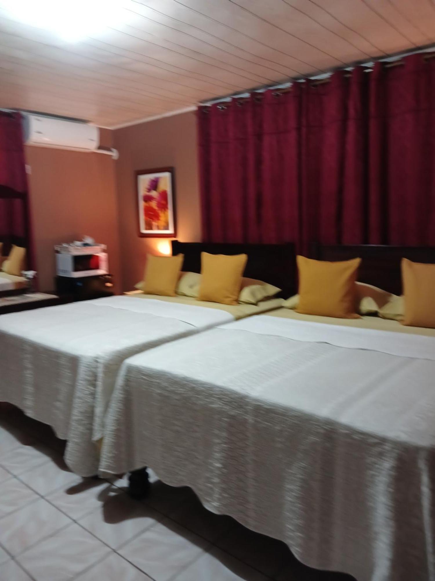 Ultimate Freedom Bed And Breakfast Santa Cruz ภายนอก รูปภาพ