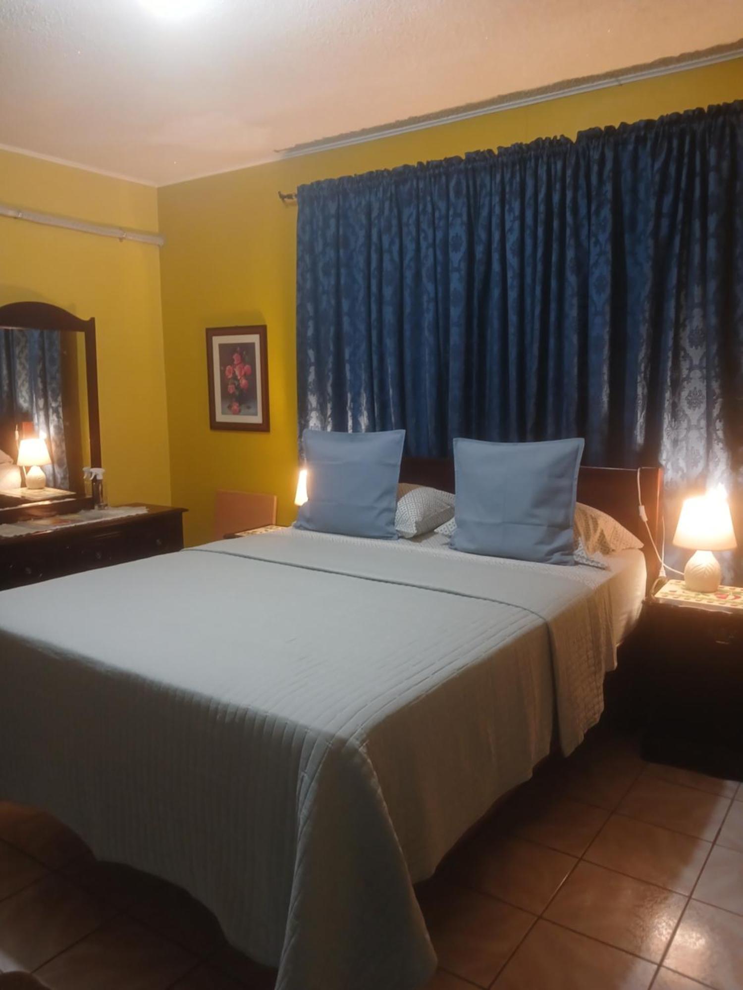 Ultimate Freedom Bed And Breakfast Santa Cruz ภายนอก รูปภาพ