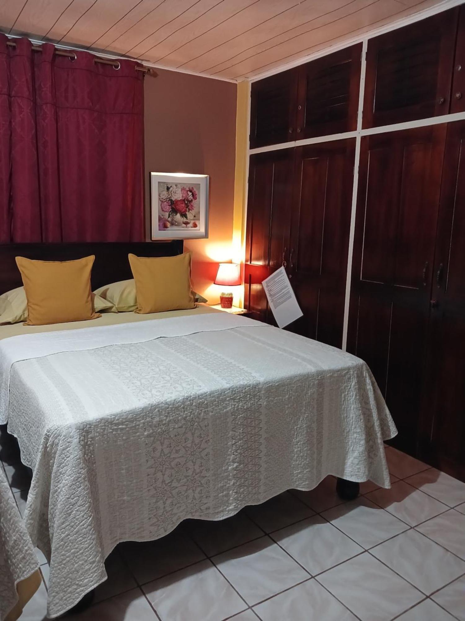 Ultimate Freedom Bed And Breakfast Santa Cruz ภายนอก รูปภาพ